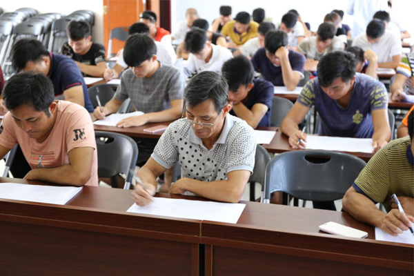 三亚理工职业学院汽车系组织三亚市天涯区梅村村委会农村劳动力专业培训顺利结业